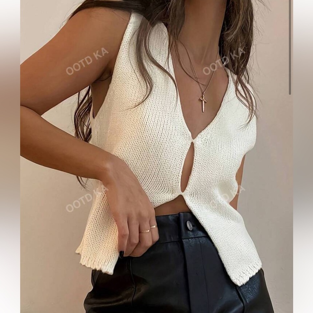 2/$10 SHEIN Solid Colour Knit Casual Open Front Tops